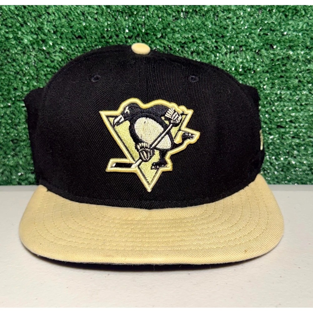 New Era Pittsburgh Penguins NHL Logo Cap Unisex Black Fitted Cap Size 7 1/2